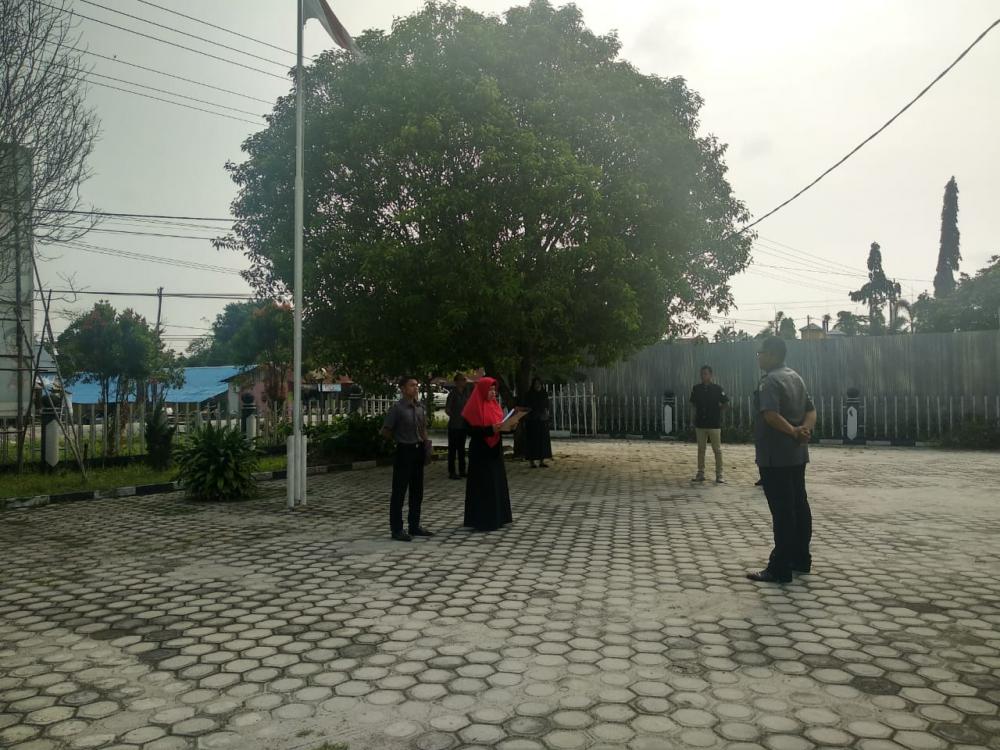 Upacara Memperingati Hari Pahlawan