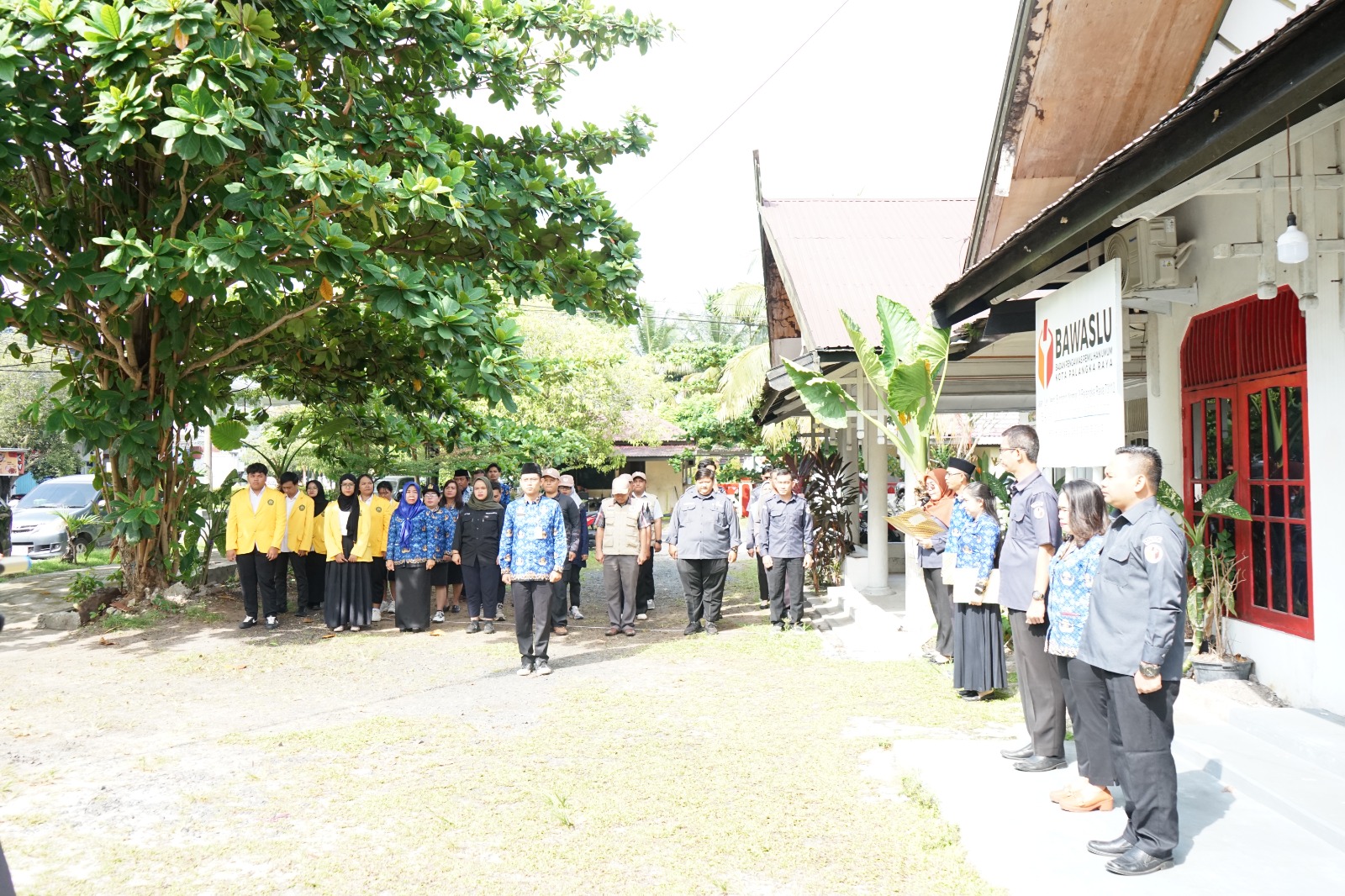 BAWASLU KOTA PALANGKA RAYA LAKSANAKAN UPACARA PERINGATAN HARI KESAKTIAN PANCASILA