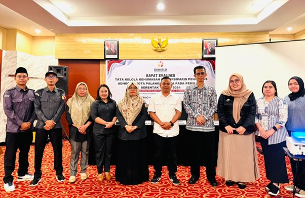 Ketua, Anggota, Koordinator Sekretariat beserta jajaran staf sekretariat melaksanakan kegiatan Evaluasi di Aquarius Boutique Hotel Palangka Raya