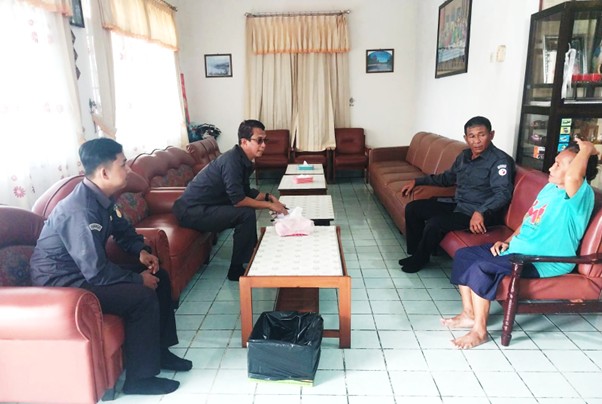 Uji Petik Pemutakhiran Data Pemilih Berkelanjutan (PDPB) di salah satu rumah warga di kawasan Panarung, Senin, (24/11/2025)