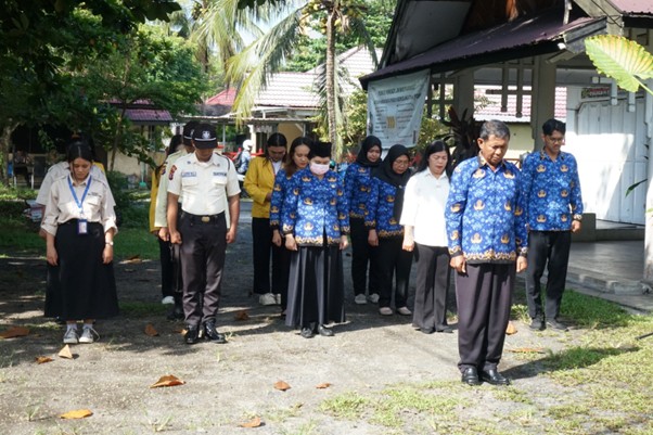 Upacara peringatan Hari Ulang Tahun (HUT) Ke-54 Korps Pegawai Republik Indonesia (KORPRI) Tahun 2025 di halaman kantor Bawaslu Kota Palangka Raya, Senin (01/12/2025)
