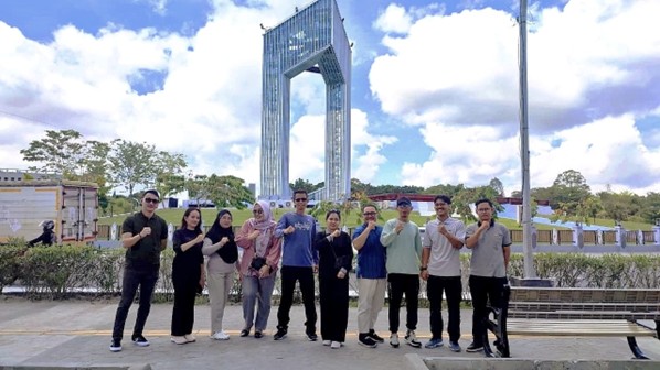 “Kamis Sehati” yang dilaksanakan dengan kegiatan “Jalan Santai” di kawasan Bundaran Besar Palangka Raya, Kamis Pagi (07/05/2026)