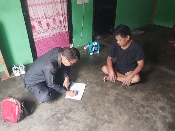 Laksanakan uji petik lapangan untuk memverifikasi data warga yang telah meninggal dunia, Senin (8/6/2026)