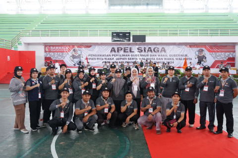 Jajaran Bawaslu Kota Palangka Raya mengikuti Apel Siaga Pengawasan Pilkada Serentak Tahun 2024