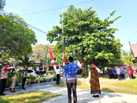 Upacara peringatan Hari Ulang Tahun (HUT) ke-81 Kemerdekaan Republik Indonesia di Halaman Kantor Bawaslu Kota Palangka Raya, Senin (17/08/2026)