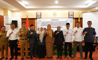 Badan Pengawas Pemilihan Umum Kota Palangka Raya laksanakan Rapat Koordinasi, Ikrar dan Penandatanganan Bersama Kepala Daerah, Camat dan Lurah Se-Kota Palangka Raya, Membangun Komitmen Agar Netral Dalam Pemilihan Kepala Daerah Serentak Tahun 2024