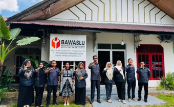 Bawaslu Kota Palangka Raya bersama Perwakilan Komisi Informasi Provinsi Kalimantan Tengah