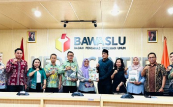 Bawaslu Kota Palangka Raya dan Kabupaten lainnya di Kalimantan Tengah menyampaikan laporan akhir ke Bawaslu RI