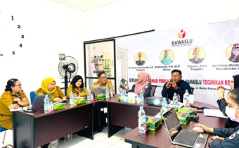 Tim Komisi Informasi (KI) lakukan Visitasi ke Bawaslu Kota Palangka Raya