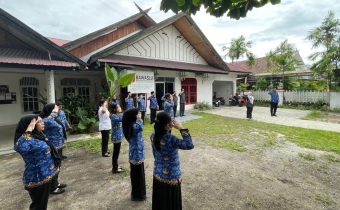 Upacara Peringatan Hari Sumpah Pemuda Ke-97 Tahun 2025 di Halaman Kantor Bawaslu Kota Palangka Raya, Selasa (28/10/2025)