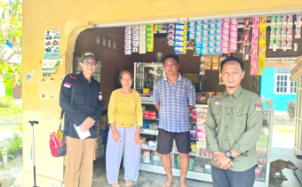 Pengawasan pelaksanaan coktas di salah satu rumah warga di Kecamatan Bukit Batu, Kamis, 09 Oktober 2025