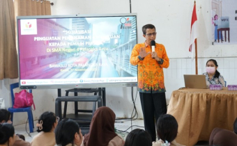 Sosialisasi dan Koordinasi terkait data pemilih baru atau pemilih pemula di Sekolah Menengah Atas Negeri (SMAN) 4 Palangka Raya