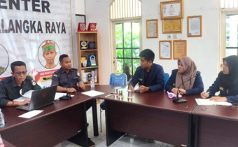Bawaslu menerima kunjungan dari Mahasiswa Fakultas Hukum Universitas Muhammadiyah Palangkaraya (UMPR), Senin (01/12/2025)