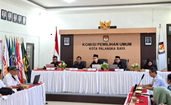 Bawaslu Kota Palangka Raya menghadiri Kegiatan Sosialisasi Dan Penyampaian Informasi yang diselenggarakan oleh KPU Kota Palangka Raya, Rabu (17/12)