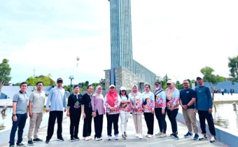 Bawaslu Kota Palangka Raya melaksanakan program Jumat Sehati dan Jumpa Berlian di Area Bundaran Besar Palangka Raya, Jumat (9/01/2026)