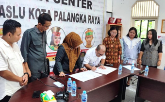 Penandatanganan Perjanjian Kerja Sama (PKS) antara Bawaslu Kota Palangka Raya dengan Sekolah Tinggi Ilmu Hukum (STIH) Tambun Bungai, (Selasa, 3/03/2026)
