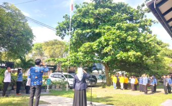 Upacara memperingati Hari Kebangkitan Nasional (Harkitnas) ke-118 tahun 2026 di Halaman Kantor Bawaslu Kota Palangka Raya, Rabu (20/05/2026)